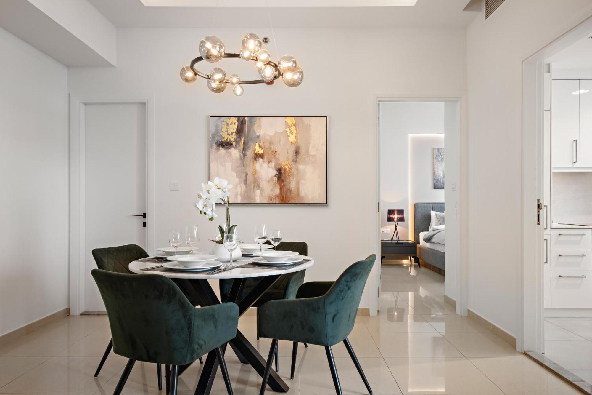 Vayk - Upgraded 1bd In Marina Apartment