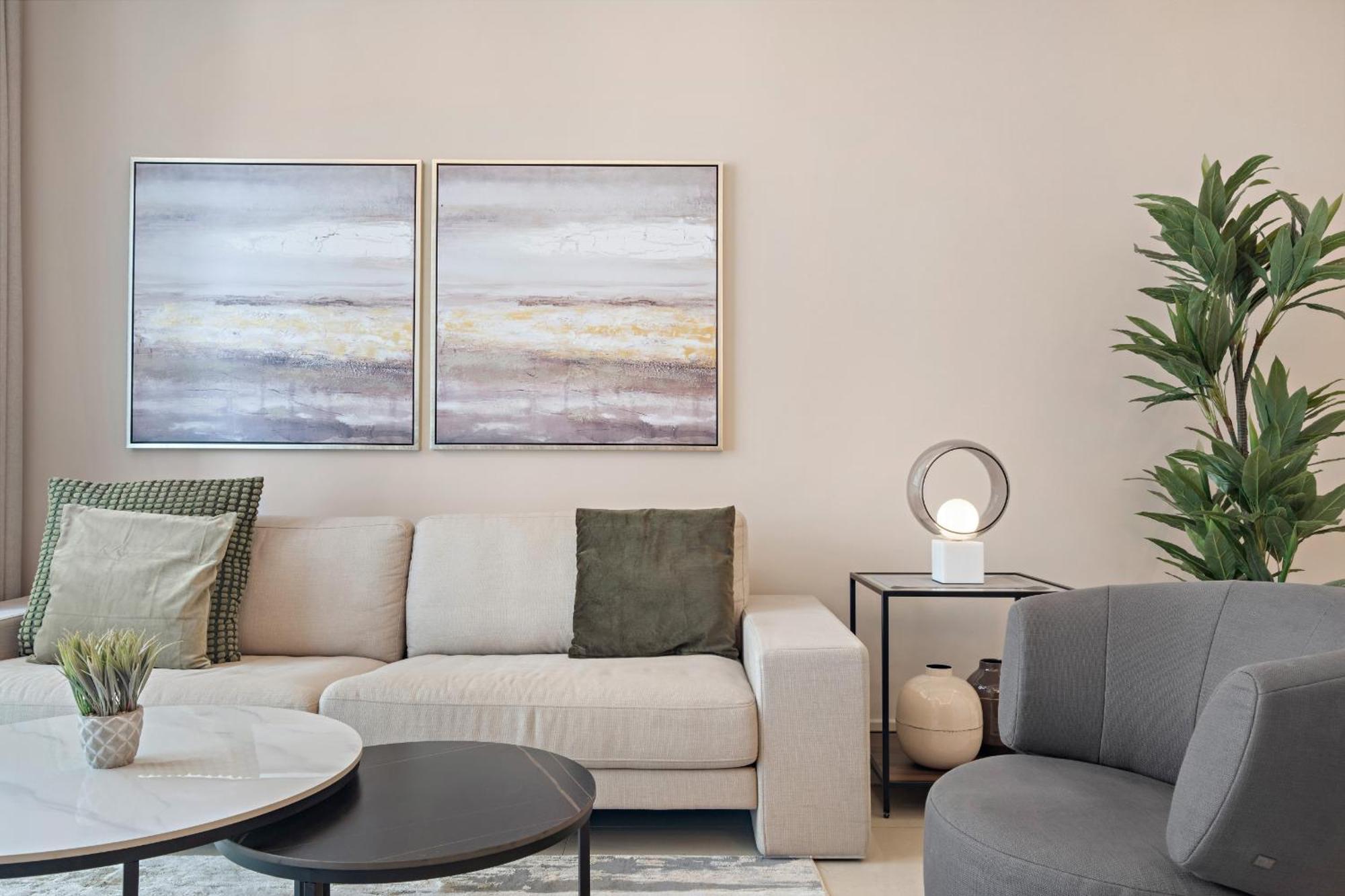 Vayk - Upgraded 1bd In Marina * Dubai