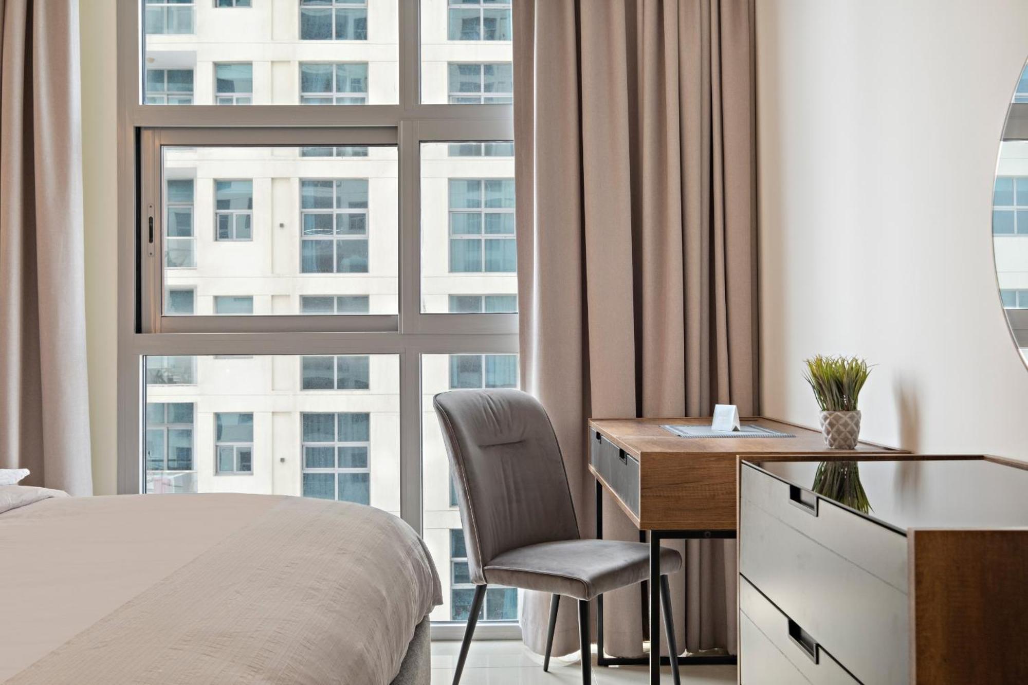 Vayk - Upgraded 1bd In Marina